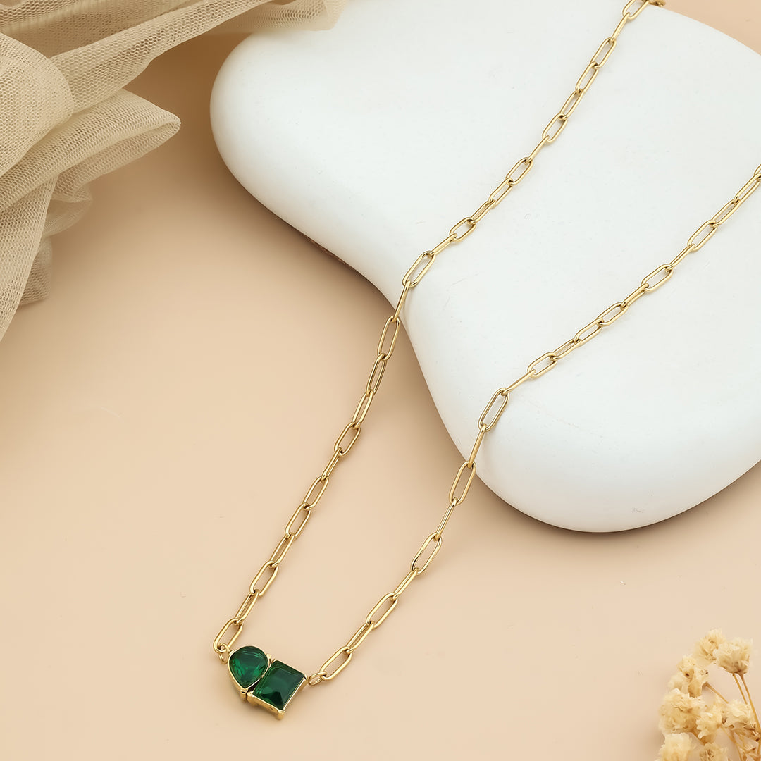 Green droplet loket with link chain