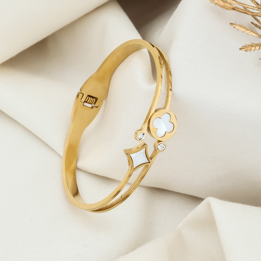 Flower and dice designer closer kada