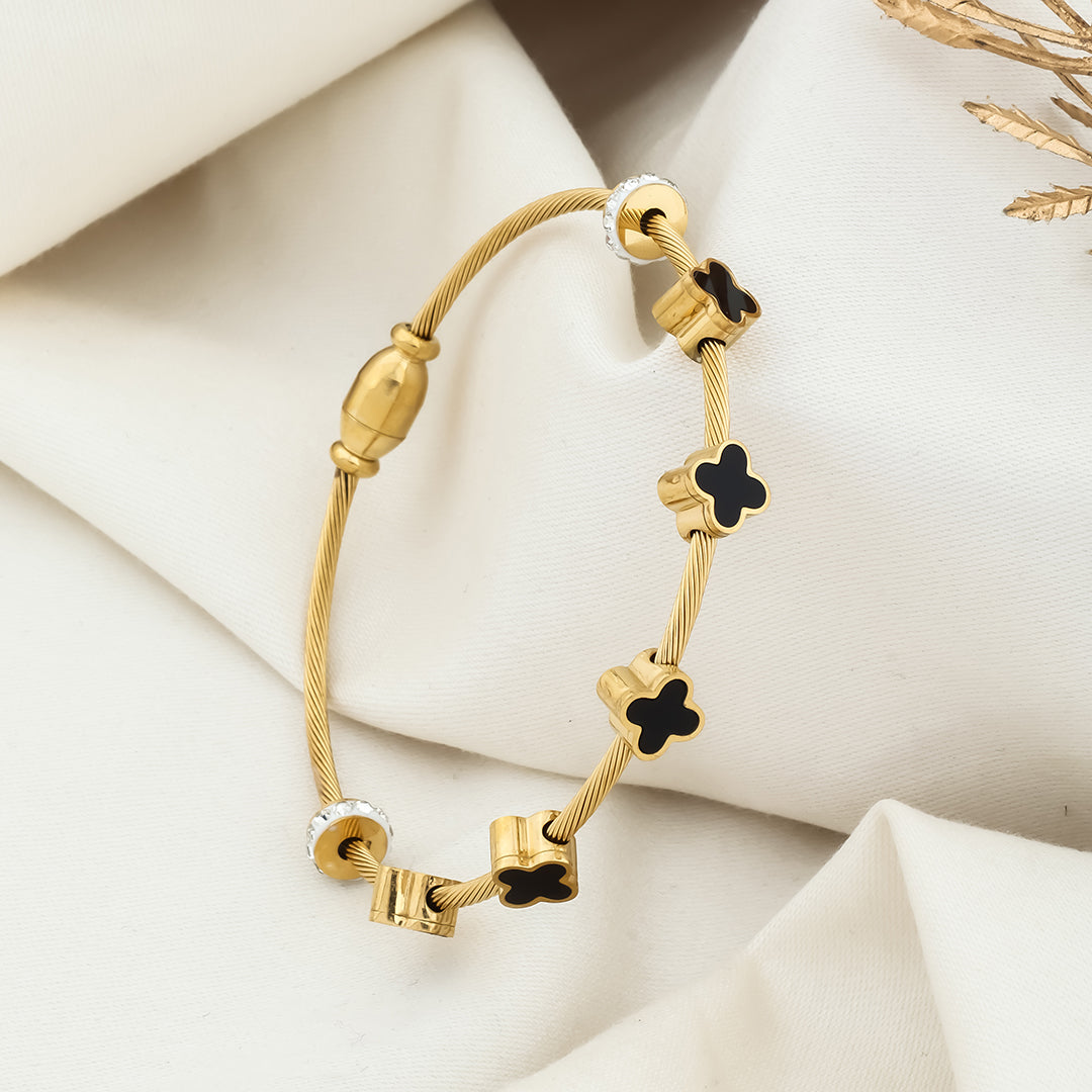 Black flower minimal kada