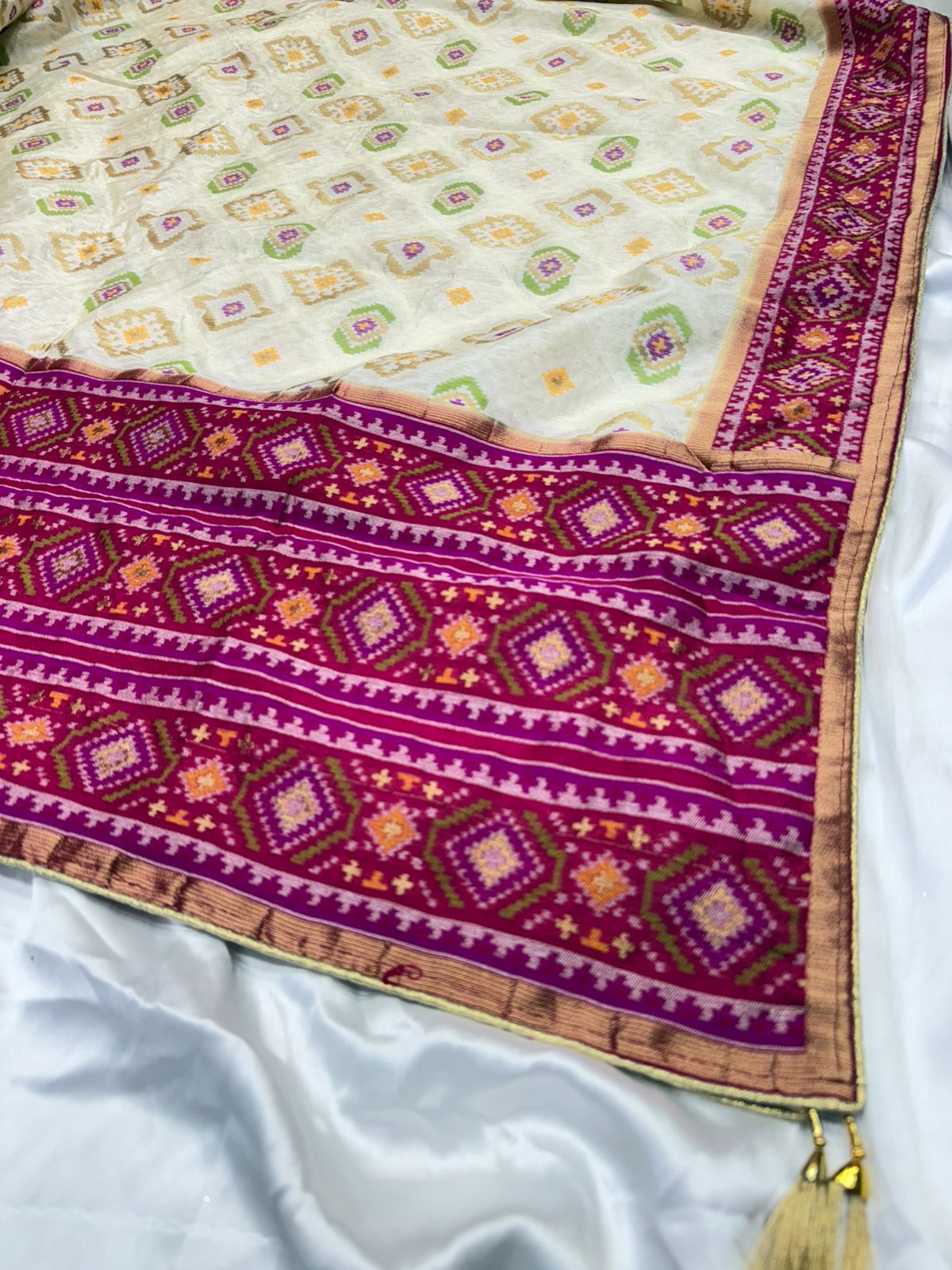 Royal Patola Weaved dupatta