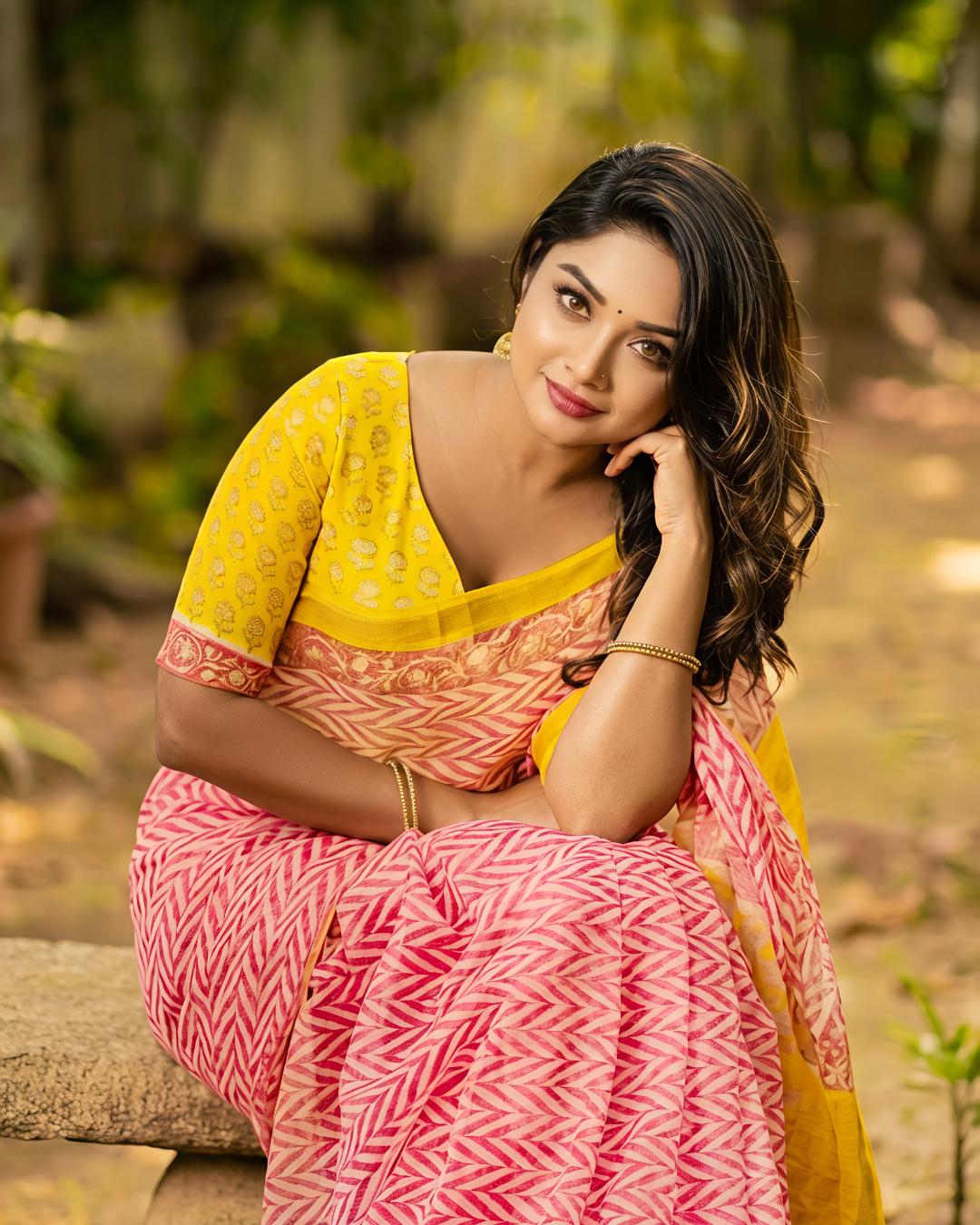 Cotton Linen Abstract Print saree