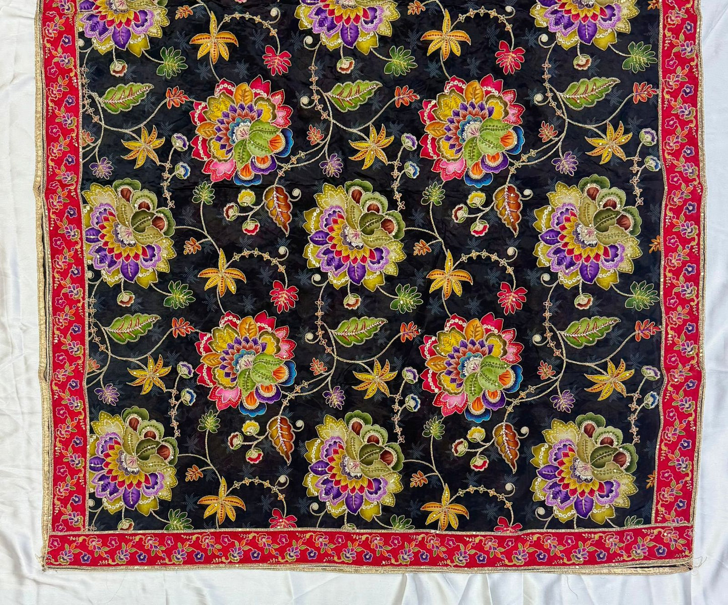 Pure Viscose Natural Crepe Dupatta – Floral Zari Elegance
