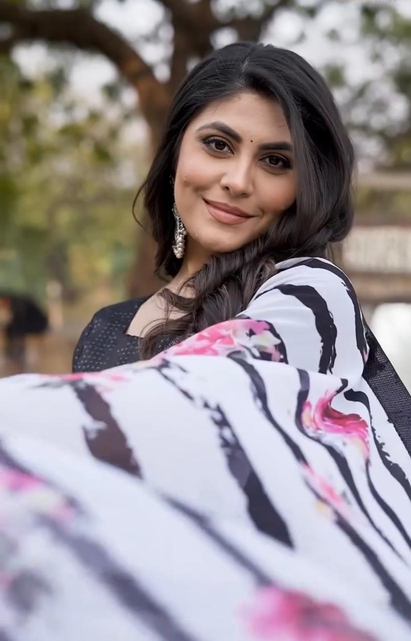 Zebra Elegance – Weightless Georgette Saree