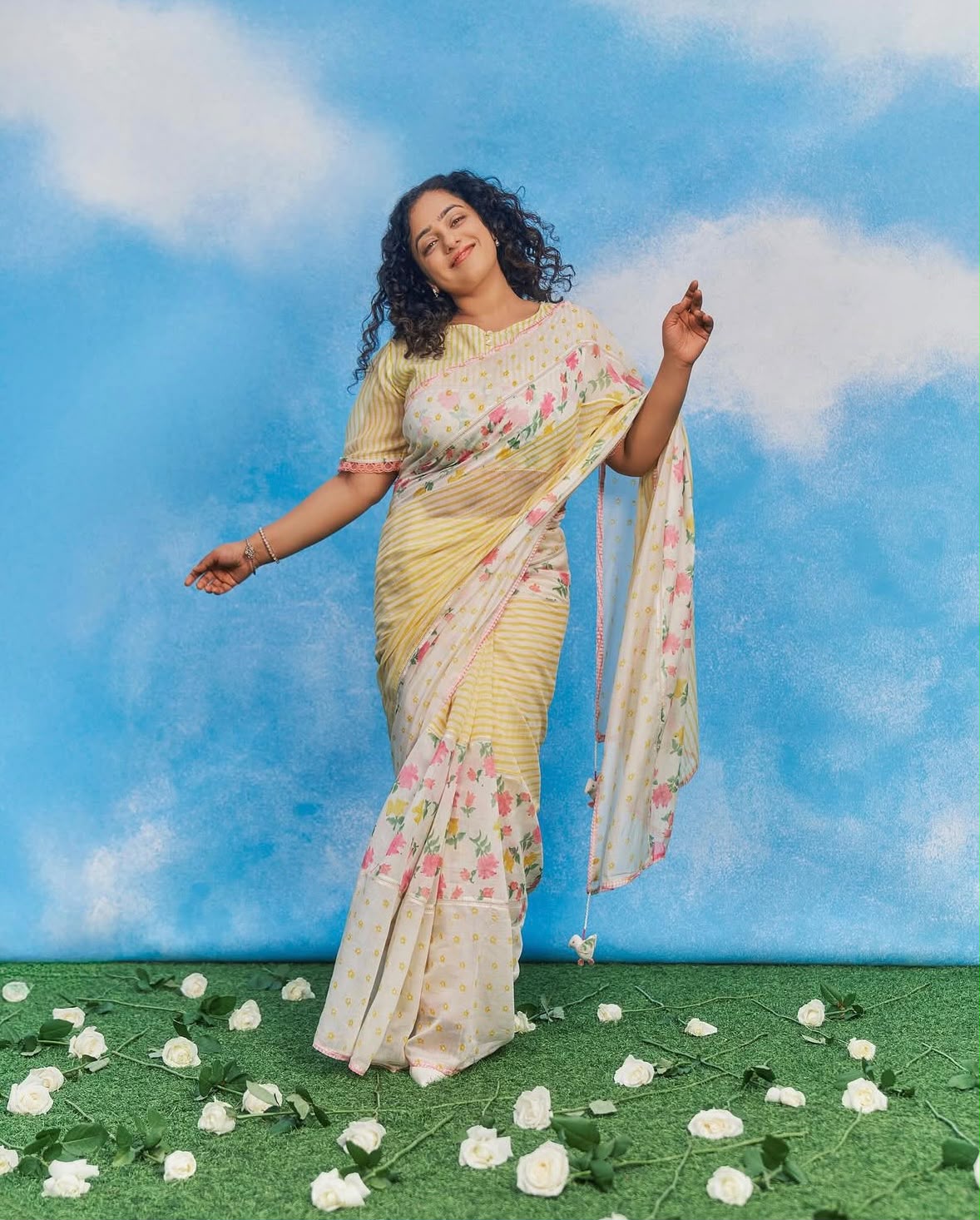 Sunshine Floral Cotton Linen Blend Saree